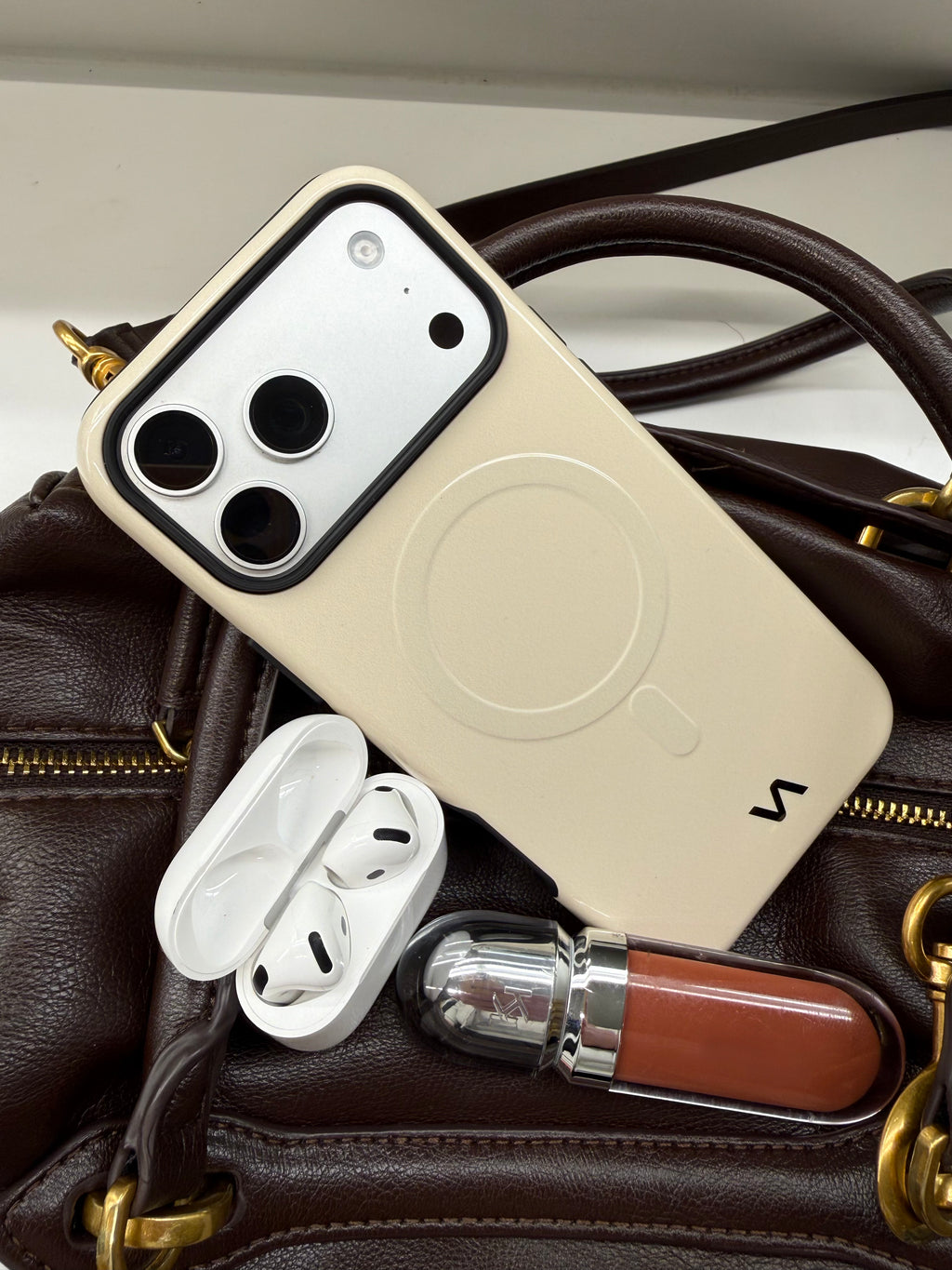 Ivory Silk Bundle – MagSafe Case & AirPods Max Covers | VitaAurea